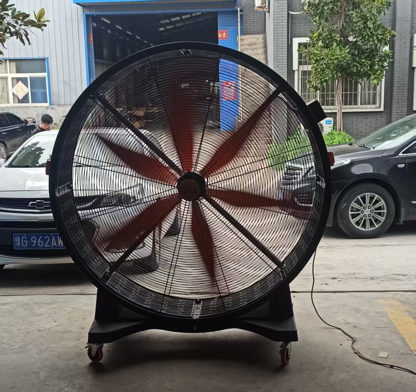 戰(zhàn)高溫，送清涼